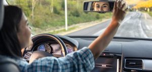 Leer más sobre el artículo ¿Cómo manejar en carretera? 8 consejos esenciales