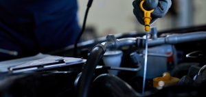 Leer más sobre el artículo Descubre cada cuánto tiempo se debe cambiar el aceite de tu auto seminuevo