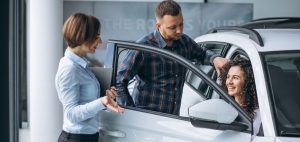 Leer más sobre el artículo ¿Comprar un auto de segunda en concesionario o a particulares?