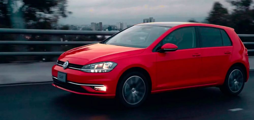 volkswagen golf auto universitarios