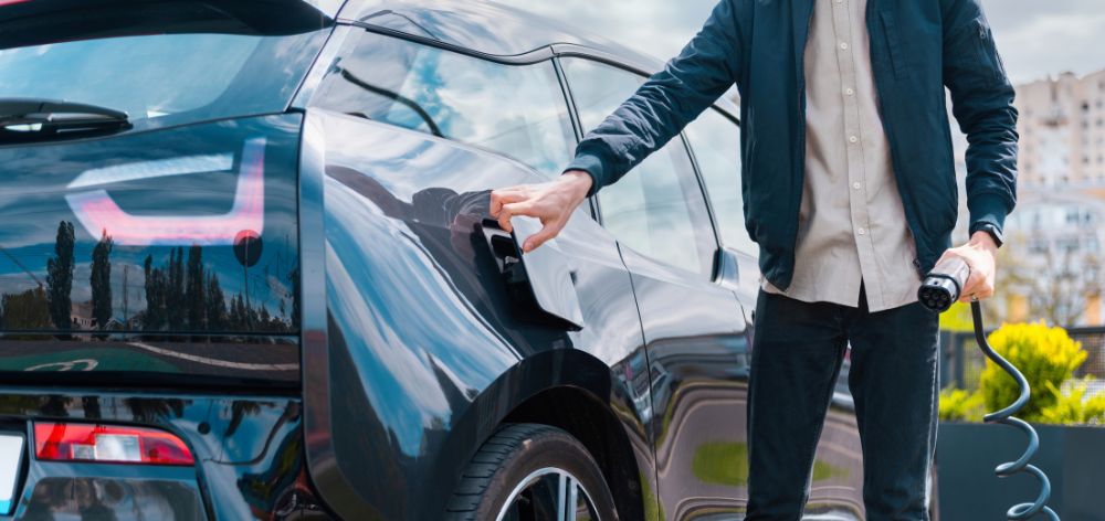 Actualmente estás viendo Guía de mantenimiento de vehículos híbridos seminuevos