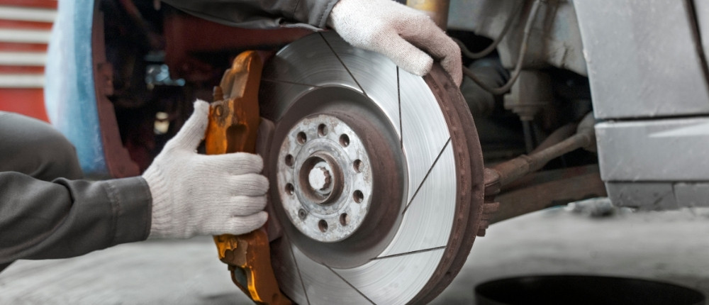 Actualmente estás viendo Frenos ABS y EBD: seguridad avanzada en autos modernos